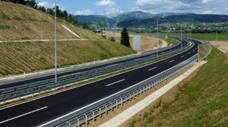 Udes na autoputu: Saobraćaj se odvija usporeno na dionici Vlakovo - Butila