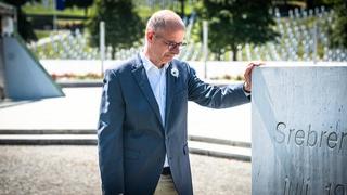 Njemački političar u Potočarima: Obilježavanje genocida u Srebrenici je važan element borbe za dostojanstvo i mir u Evropi