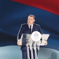 U Banjoj Luci aplauz za ratne zločince Mladića i Karadžića, Dodik tvrdi da SAD vodi hibridni rat protiv RS