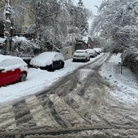 Visina snijega u Sarajevu skoro 30 cm: Sporedne ulice i trotoari katastrofalno očišćeni