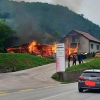 Požar iznad restorana "Kod Fehre": Izgorio pomoćni objekt, nema povrijeđenih