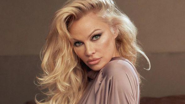 Pamela Anderson - Avaz