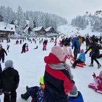 Zimska idila na Vlašiću: Mnogi jedva čekali stati na skije