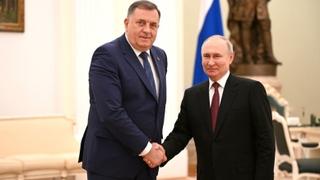 Dok je Putin kopao rovove u Moskvi, Dodik je bio u mišijoj rupi