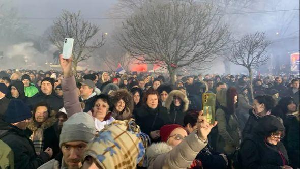 Vučićev miting u Sremskoj Mitrovici - Avaz