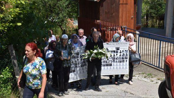 Obilježava 32. godišnjica ratnog zločina - Avaz