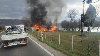 Tragedija u Bihaću: Žena smrtno stradala u požaru koji je izbio u porodičnoj kući