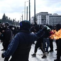 Protesti u Atini na 2. godišnjicu željezničke nesreće u Tempiju: Došlo do sukoba s policijom