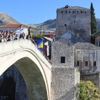 Skokom bez aplauza obilježene tri decenije barbarskog rušenja Starog mosta