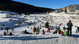 Video / Bjelašnica vrvi od posjetilaca: Zimska idila, svi su pohrlili na našu planinsku ljepoticu