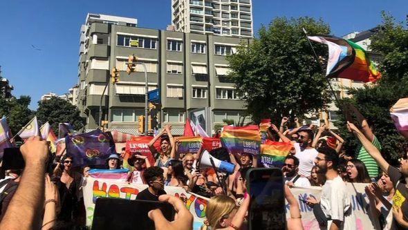 Povorka ponosa u Istanbulu - Avaz