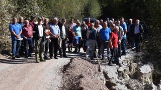 Zajednički protest Bošnjaka i Srba: Popravite put koji smo svojim samodoprinosima davno asfaltirali