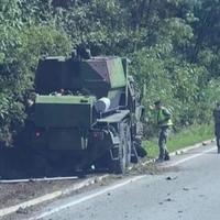 Stravična nesreća: Borbeno vozilo Vojske Srbije pregazilo civilni automobil, ima poginulih