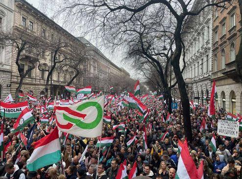 Budimpešta protest - Avaz