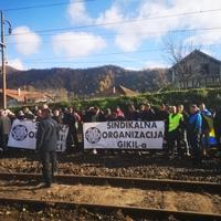 Počelo mirno okupljanje u Jablanici: Radnici GIKIL-a i Željeznica FBiH nezadovoljni jer nije počela sanacija pruge