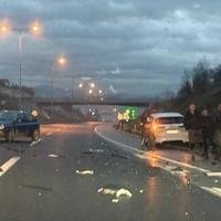 Normalizovan saobraćaj na autoputu kod Vlakova, poznat stepen povreda vozača