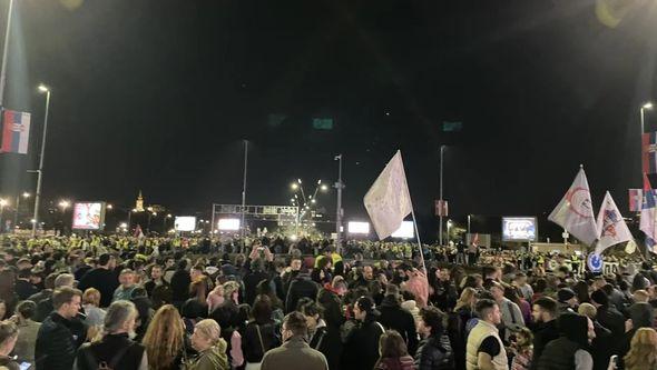 Protesti u Beogradu - Avaz