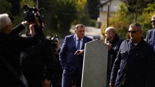 Dodik posjetio pravoslavno groblje "Prvomajska"