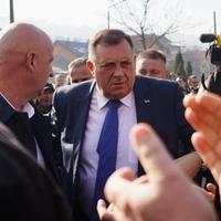 Foto + video / Milorad Dodik stigao u Sud BiH, dočekan aplauzom